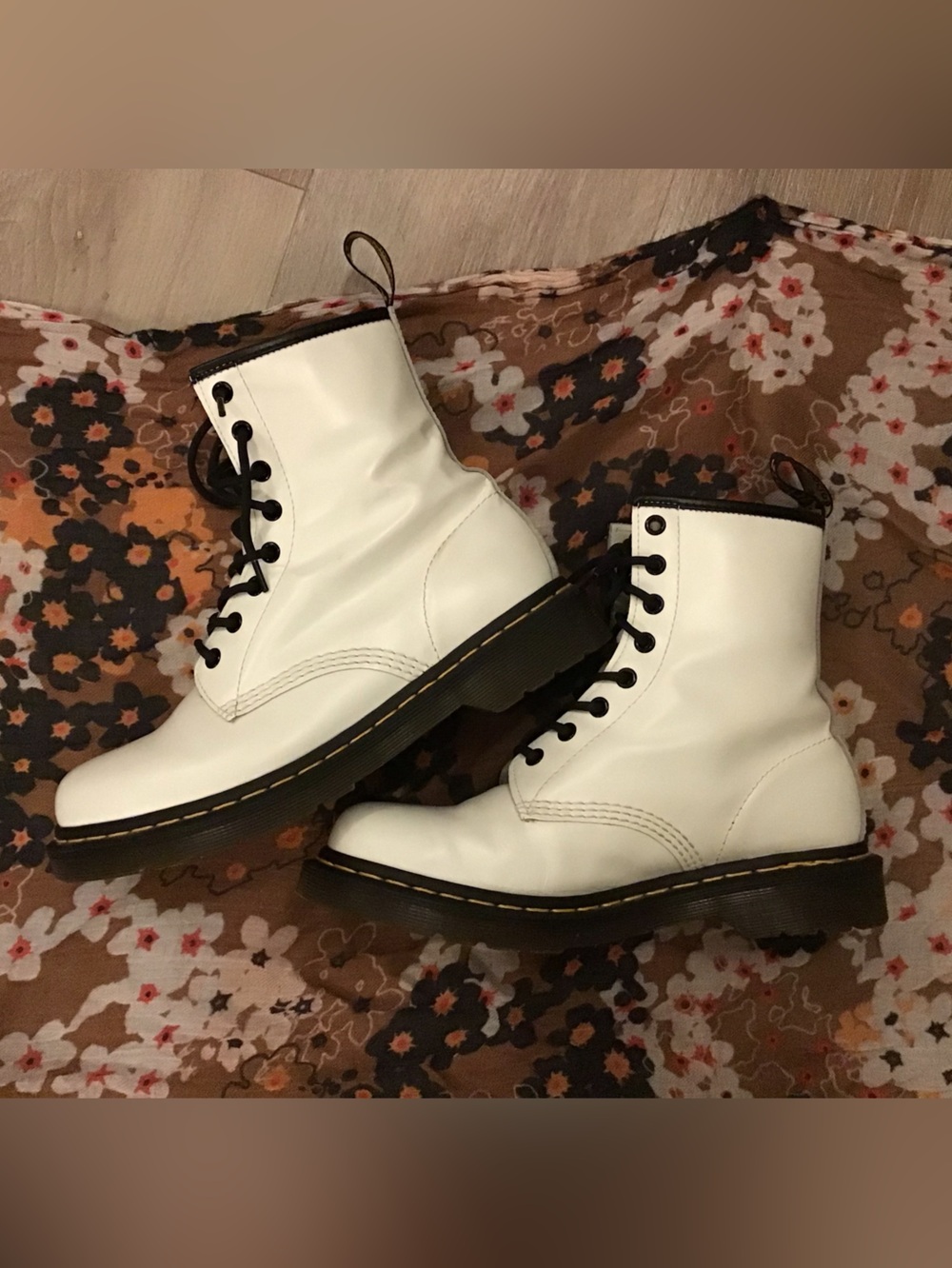 Dr. Martens 1460 White Smooth Leather Boots | Size 9 | Like New / EUC - Picture 11 of 13